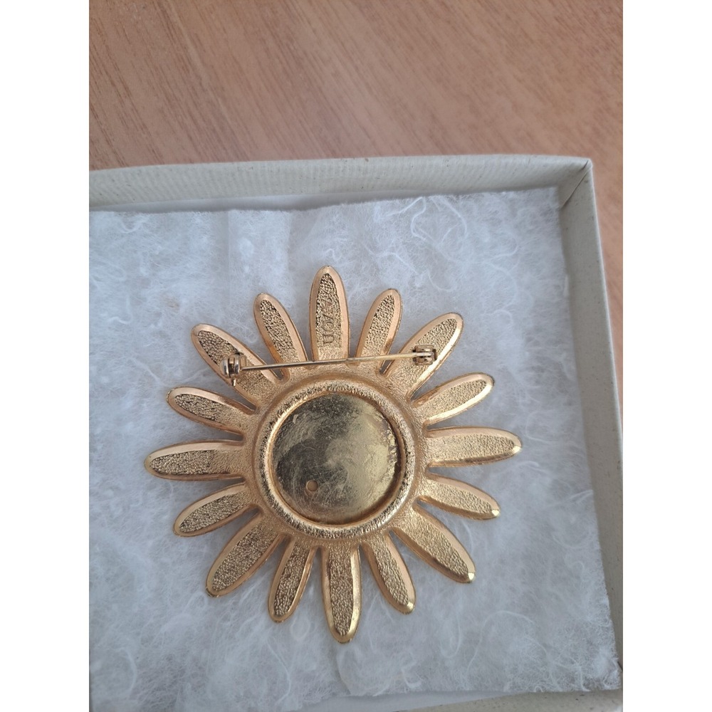 Vintage Avon White / Gold Enamel Sunflower Pin/Brooch Perfume Locket - Picture 2 of 6